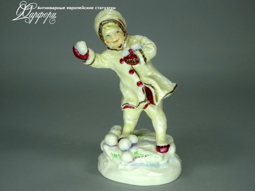 Купить фарфоровую статуэтку Royal Worcester Декабрь